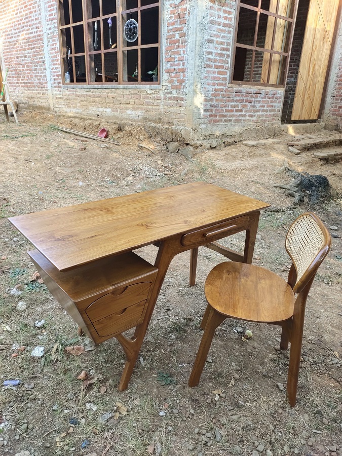 Meja Kantor Jati Terbaru
